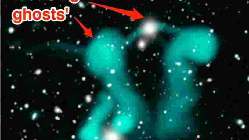 Des électrons provenant de galaxies lointaines ressemblent à deux 'fantômes dansants'