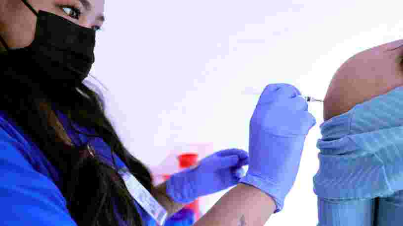Covid-19: il est 'presque certain' qu'un futur variant échappera aux vaccins actuels, estiment des chercheurs