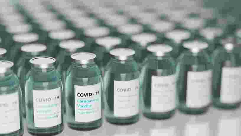 L'efficacité du vaccin Pfizer décline plus rapidement qu'AstraZeneca face au variant Delta