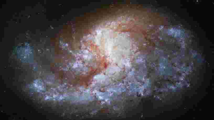 Le télescope Hubble a capturé l'image d'une galaxie spirale aussi brillante qu'un joyau