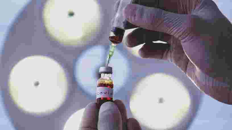 Une vaccination complète réduirait de moitié le risque de Covid long