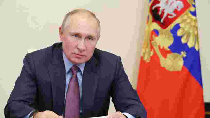 Comment Vladimir Poutine veut faire plier Facebook, Twitter et Google en Russie