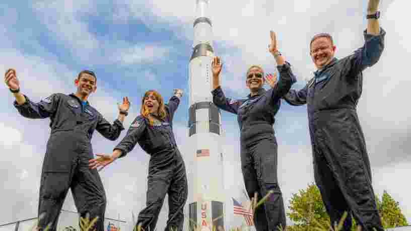 Comment le premier touriste spatial de SpaceX a choisi ceux qui vont l'accompagner à bord de la fusée