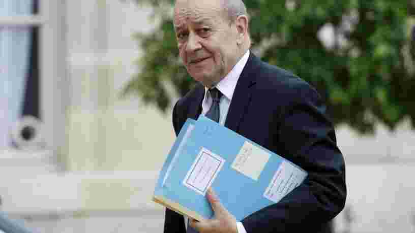 Jean-Yves Le Drian dénonce 'un coup dans le dos' après la rupture du 'contrat du siècle' avec l'Australie