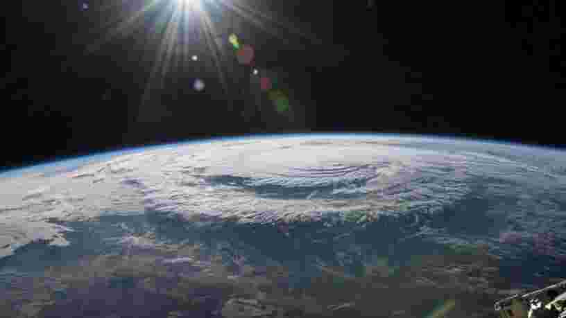 La Terre est moins lumineuse qu’avant car il y a moins de nuages