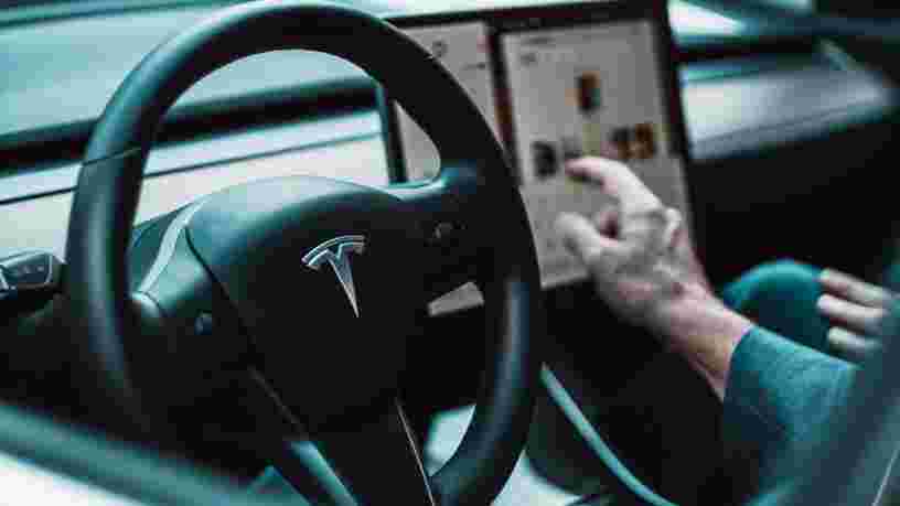 Tesla a été condamné pour racisme et va devoir verser 137M$ à un ex-employé