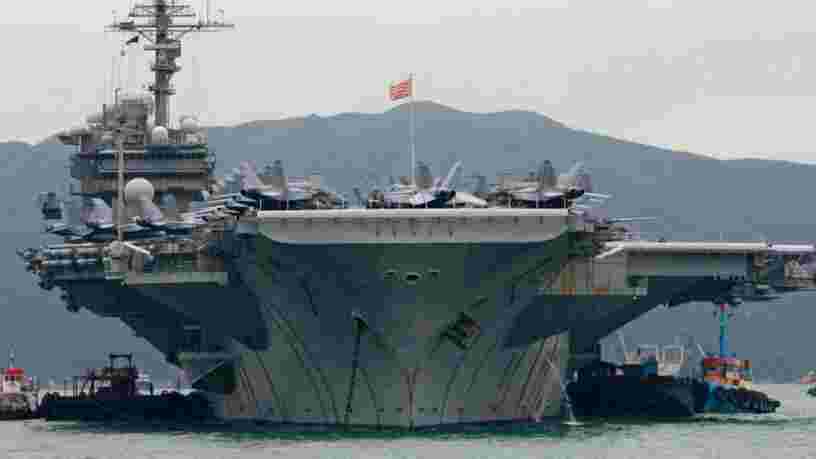 L’US Navy a vendu deux porte-avions pour un centime chacun