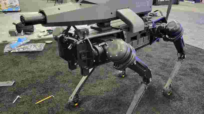 Ghost Robotics dévoile un robot-chien doté d'un canon de 6,5mm