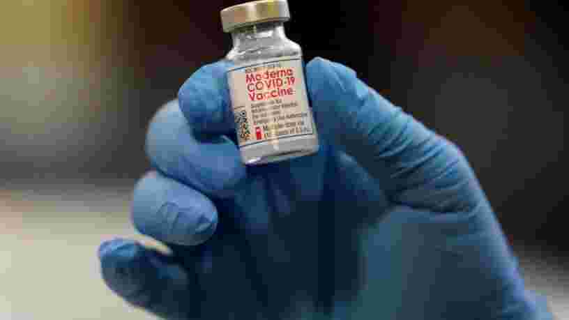 Moderna estime pouvoir sortir un vaccin contre le variant Omicron dès début 2022