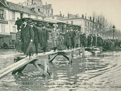 En 1910, la crue de la Seine transforme Paris en Venise 