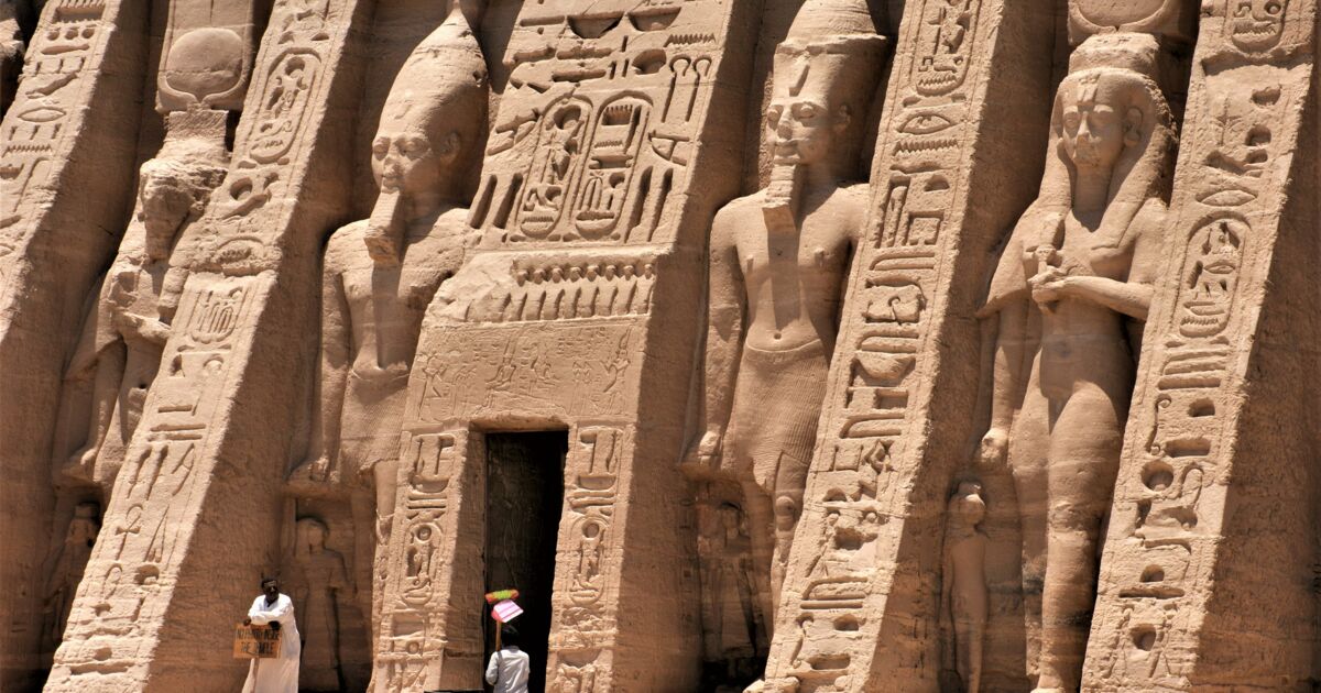 Des momies avec des langues en or découvertes en Égypte