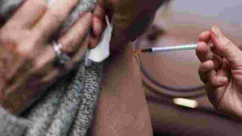 L'OMS recommande de continuer la vaccination avec AstraZeneca