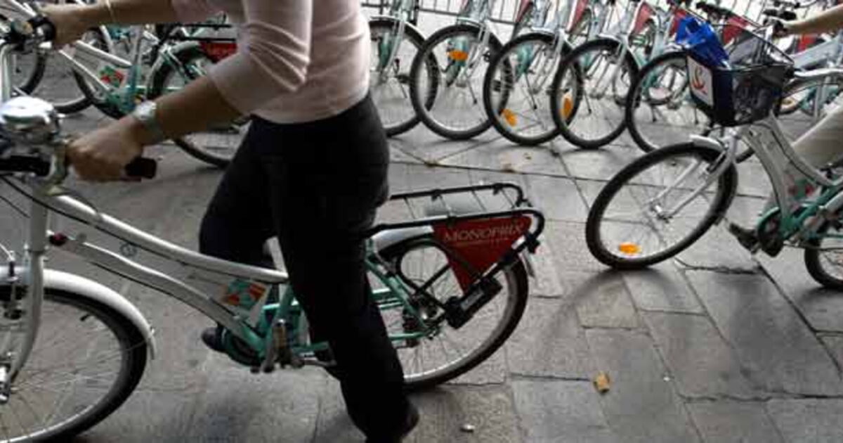 Estil plus dangereux de rouler en vélo ou en moto ? Ça m'intéresse