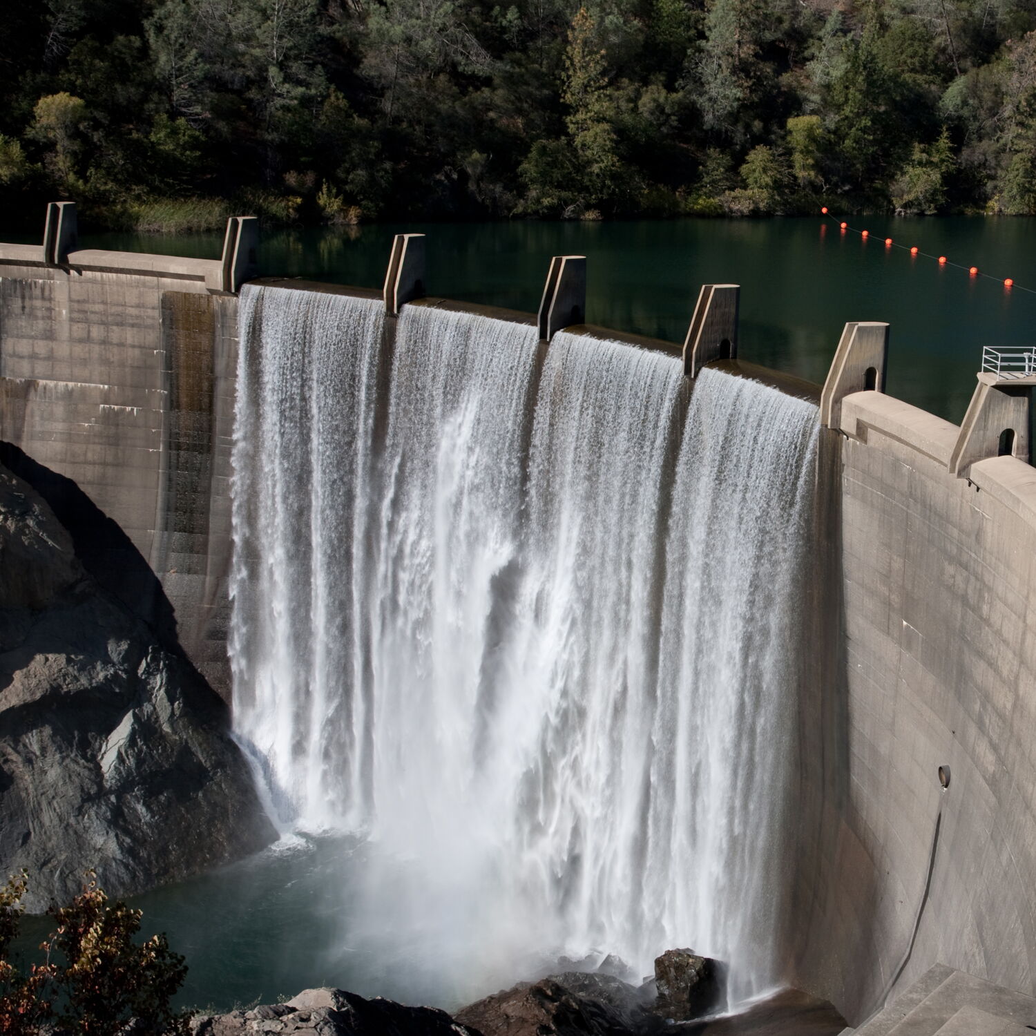 Le changement climatique fait (beaucoup) souffrir les barrages ...