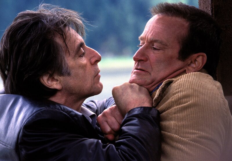 Avec qui Robin Williams a-t-il vécu en collocation ?