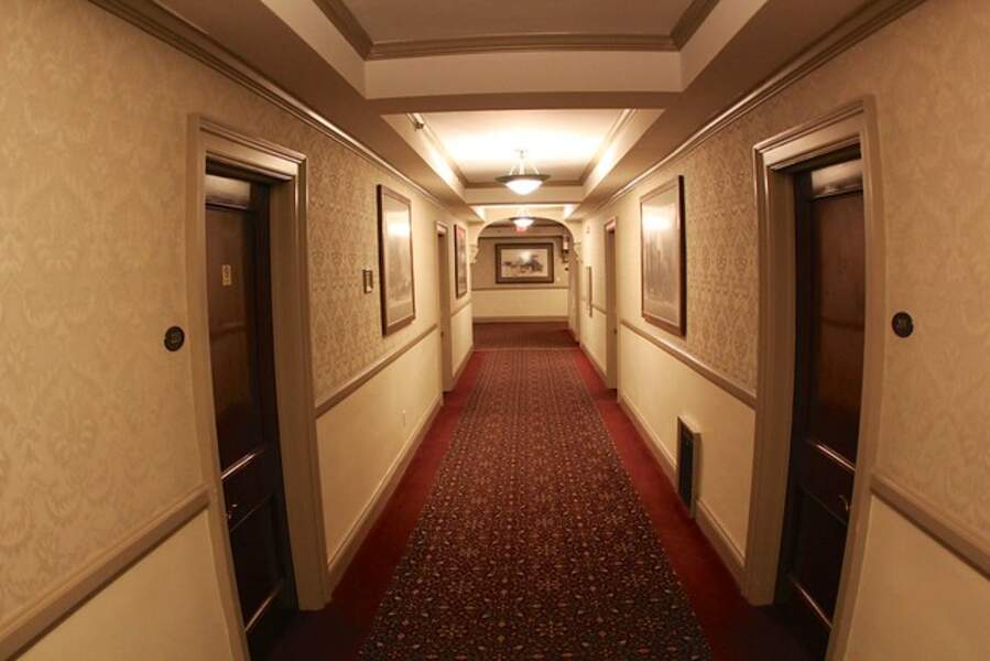 Couloir donnant sur les chambres du Stanley Hotel