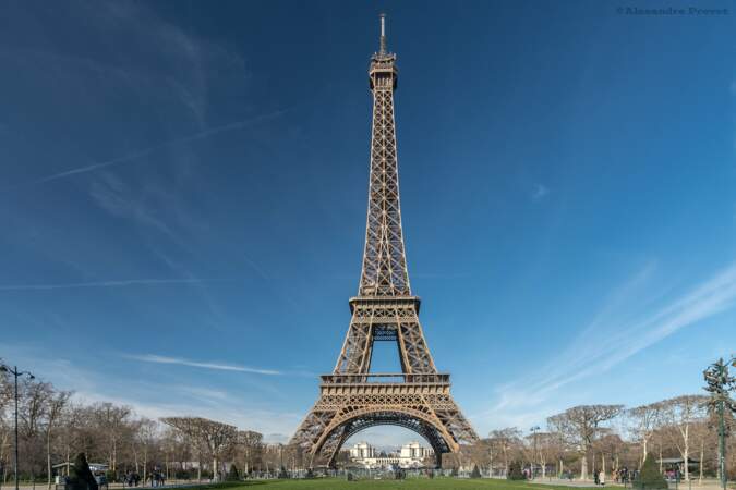 Le poids de deux Tour Eiffel
