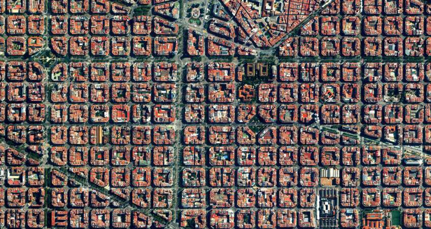 Barcelone, Espagne : la géométrie faite ville 