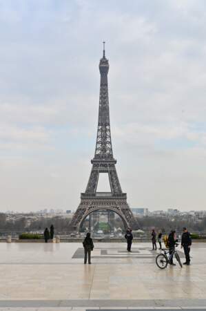 La Tour Eiffel, Paris, le 17 mars 2020, premier jour du confinement