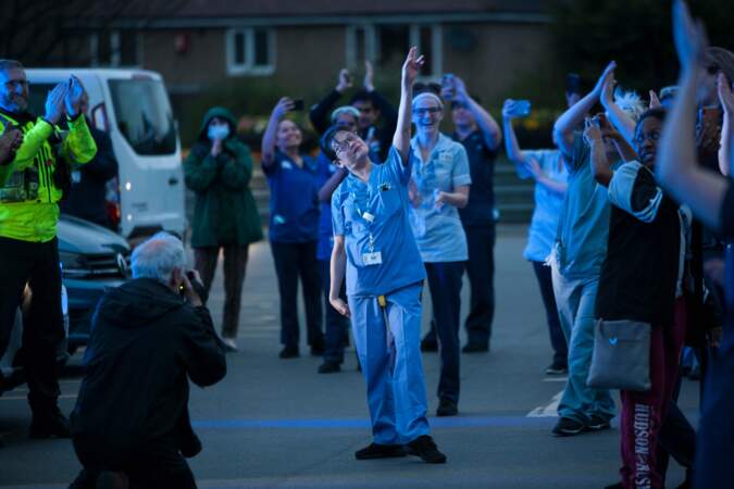 Le personnel soignant à Huddersfield, Royaume-Uni, le 9 avril 2O2O