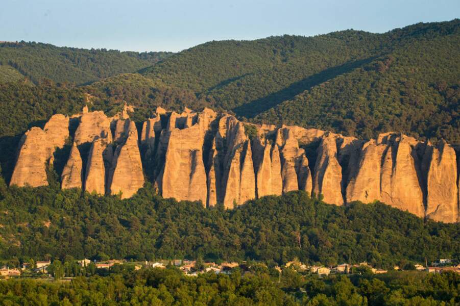 Les Pénitents ou Rochers des Mées, Sisteron, Alpes-de-Haute-Provence