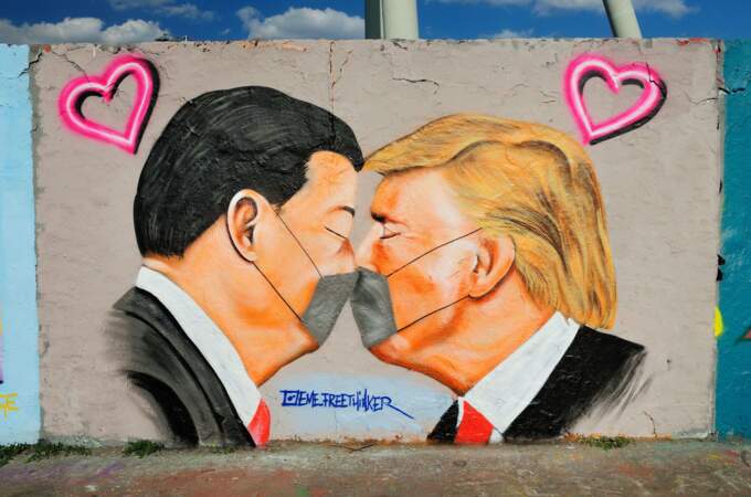 L'amour masqué dans les rues de Berlin