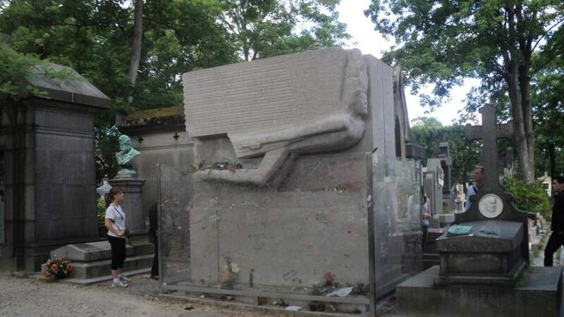 La tombe d'Oscar Wilde (Paris)
