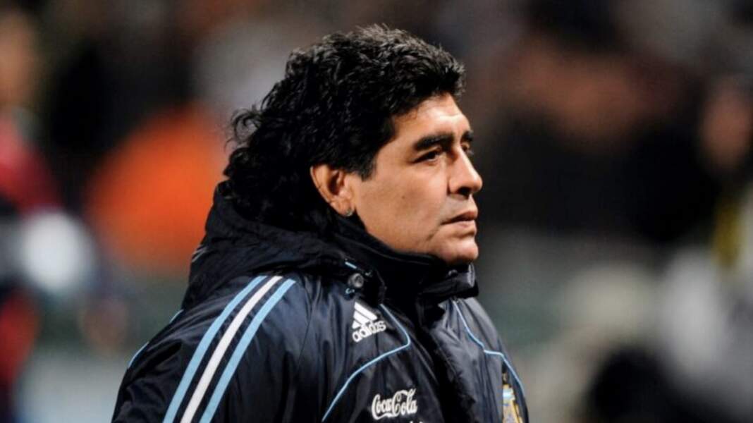 Diego Maradona meurt à l'âge de 60 ans