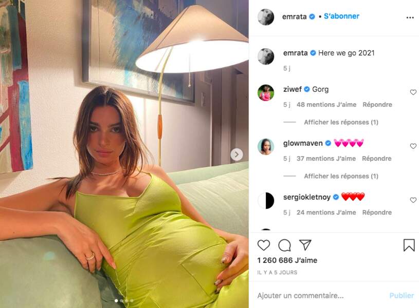 Emilie Ratajkowski sur Instagram affiche son ventre rond