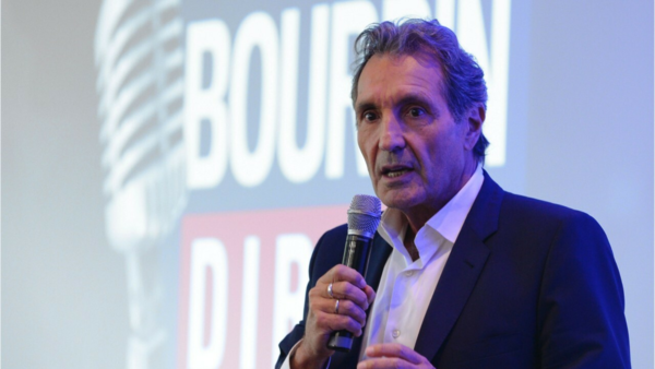 Jean-Jacques Bourdin s'attaque à la fortune de son patron Patrick Drahi - Femme Actuelle Les Vidéos