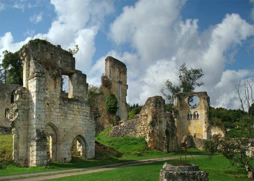Eure : l’abbaye de Mortemer, le lieu le plus hanté de France ?