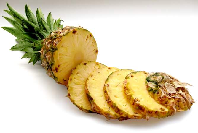 Manger de l’ananas ou du pamplemousse brûle les graisses