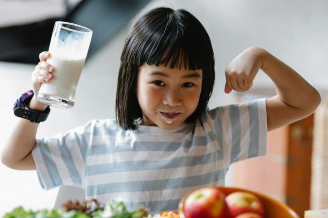 2/ Il ne faut pas donner de lait de vache avant l’âge de 1 an (1/2)
