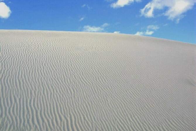 Question 4 : Cette dune n’est qu’une partie du désert blanc de White Sands, dans l’Etat du Nouveau- Mexique, aux Etats-Unis. Elle est formée de :