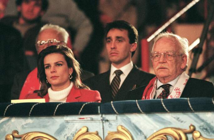 Avant de céder en 1995, motivé par son désir de légitimer les places de Louis et Pauline Ducruet dans l’ordre de succession au trône de Monaco.
