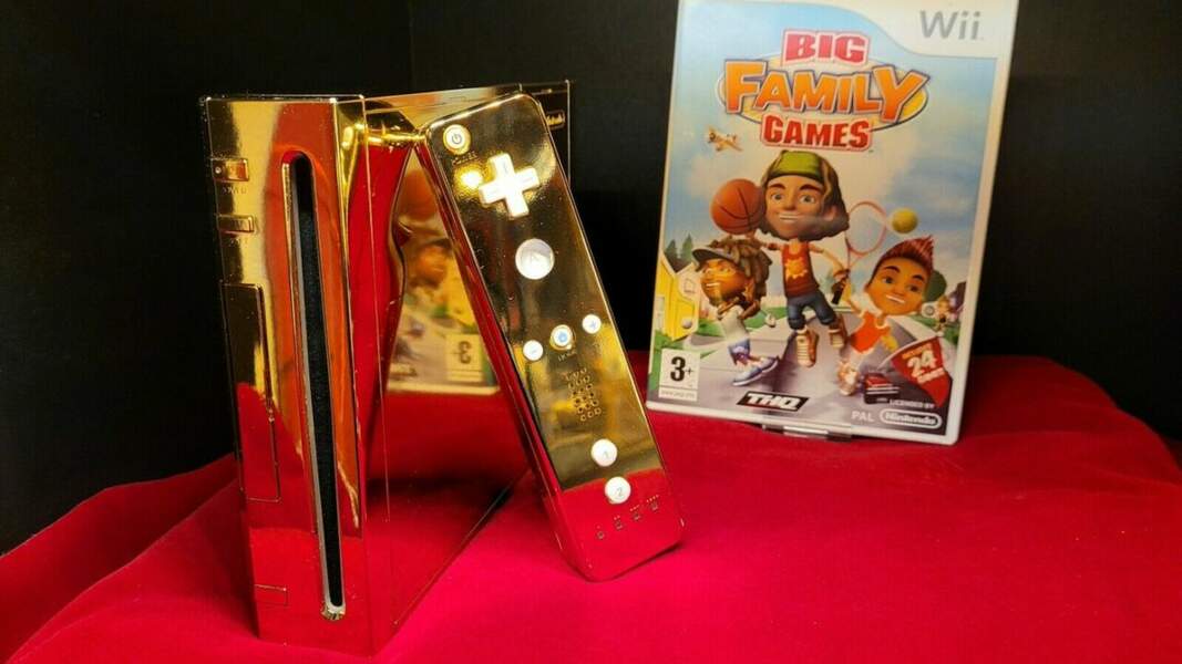 La reine s'est fait offrir une console Wii... en or