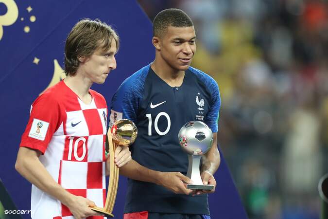 Il est élu meilleur jeune joueur de la Coupe du monde 2018 par la FIFA