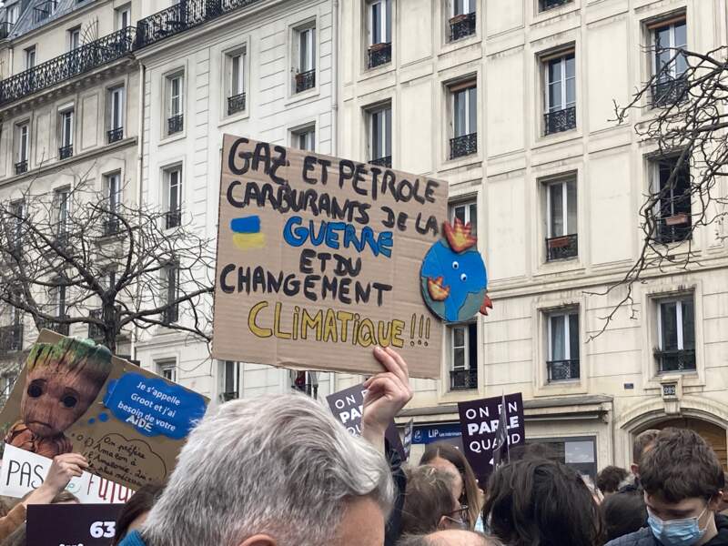 "Gaz et pétrole, carburants de la guerre et du changement climatique !!!"