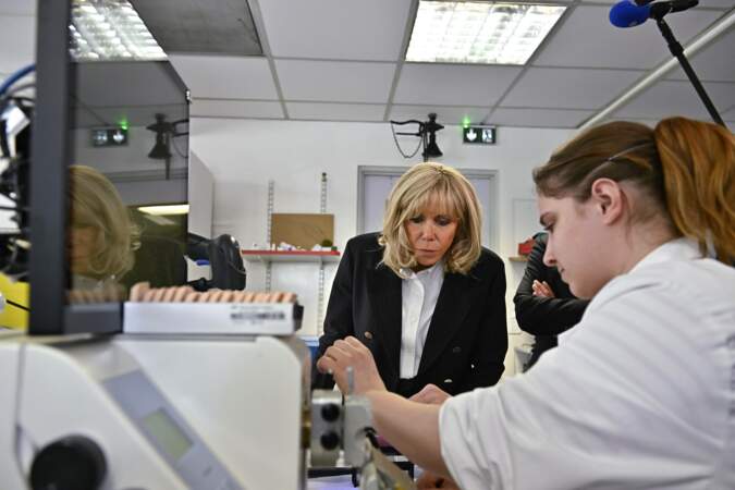 Brigitte Macron en visite à l’institut Marie Curie de Saint-Cloud