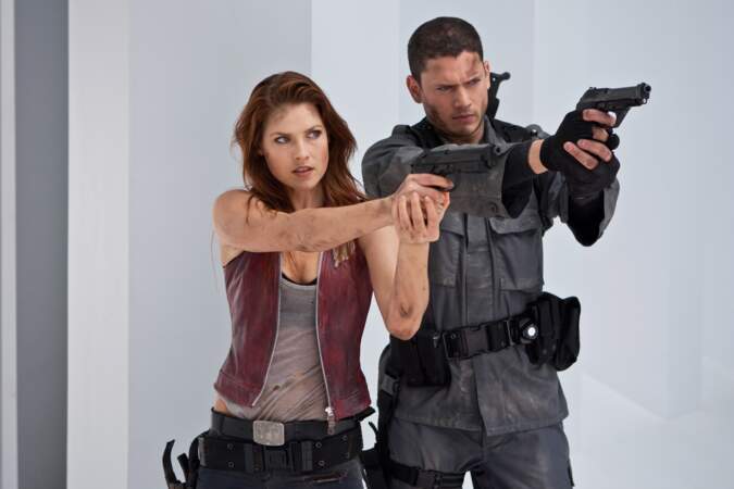 Milla Jovovich and Wentworth Miller dans Resident Evil : Afterlife