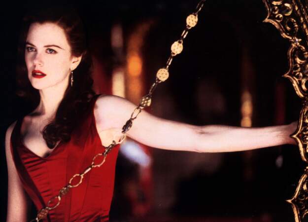 En 2001, année de son divorce avec Tom Cruise, elle s'essaie même au brun à l'occasion du film Moulin Rouge