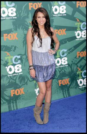 Entre 2006 et 2011, Miley Cyrus a fait les beaux jours de Disney Channel en campant le rôle d’Hannah Montana dans la série éponyme.