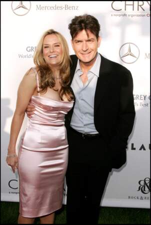 De 2008 à 2011, il est marié à la star du X, Brooke Mueller, mère de ses jumeaux, Bob et Max. 