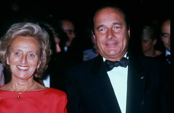 Pendant plus de 60 ans, Jacques et Bernadette Chirac ont vécu un mariage jalonné de succès, mais aussi de drames. Le plus douloureux restera la perte de leur fille aînée, Laurence Chirac, dont il n’existe quasiment pas de photos publiques.