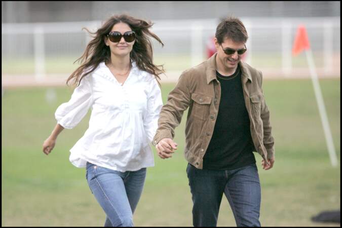 Fidèle à ses bizarreries, Tom Cruise déclare alors dans les pages de GQ qu’il mangera le placenta après l’accouchement de Katie Holmes : "J’ai pensé que ce serait très bon. Très nourrissant. Je vais manger le cordon et le placenta sur place."