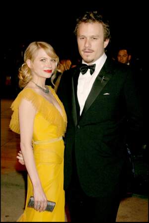 Côté cœur, Heath Ledger fait la rencontre de Michelle Williams au début des années 2000. Avec l’actrice il aura une fille, Matilda, née en 2005. Malheureusement, le couple se séparera en 2007. 