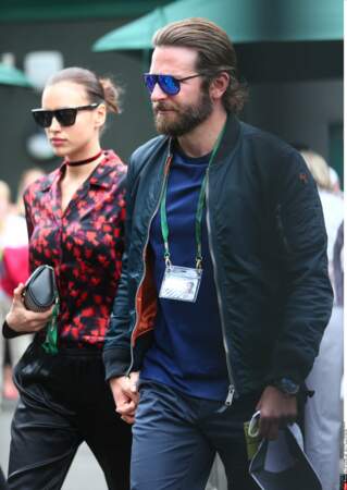 D’autant qu’à cette époque, si Lady Gaga est célibataire, Bradley Cooper vient tout juste de se séparer d’Irina Shayk, mère de sa fille, Lea de Seine.