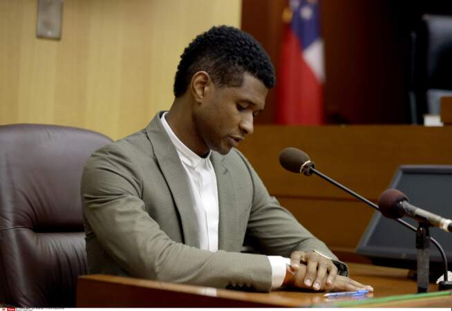 Si le jeune garçon s’en sort finalement indemne, Tameka Foster accuse Usher de négligence et tente de lui retirer la garde de leurs deux fils. 