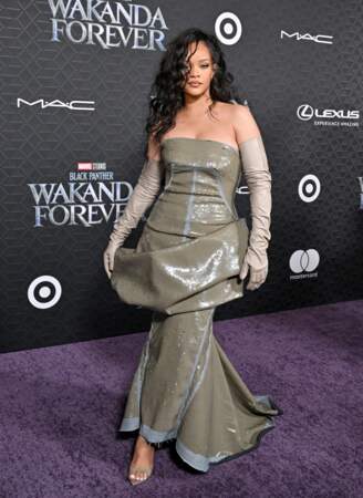 Rihanna: expanding horizon
