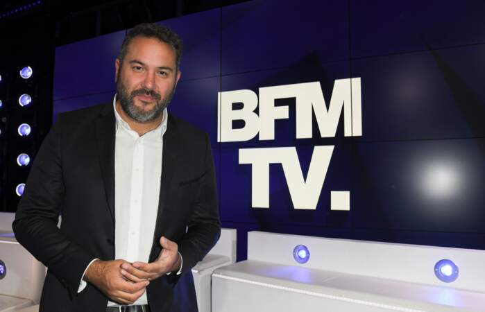 Le 18 octobre 2021, les téléspectateurs sont surpris de ne pas voir Bruce Toussaint à l’antenne de BFMTV où il officie alors. En coulisses, le présentateur fait face au pire…